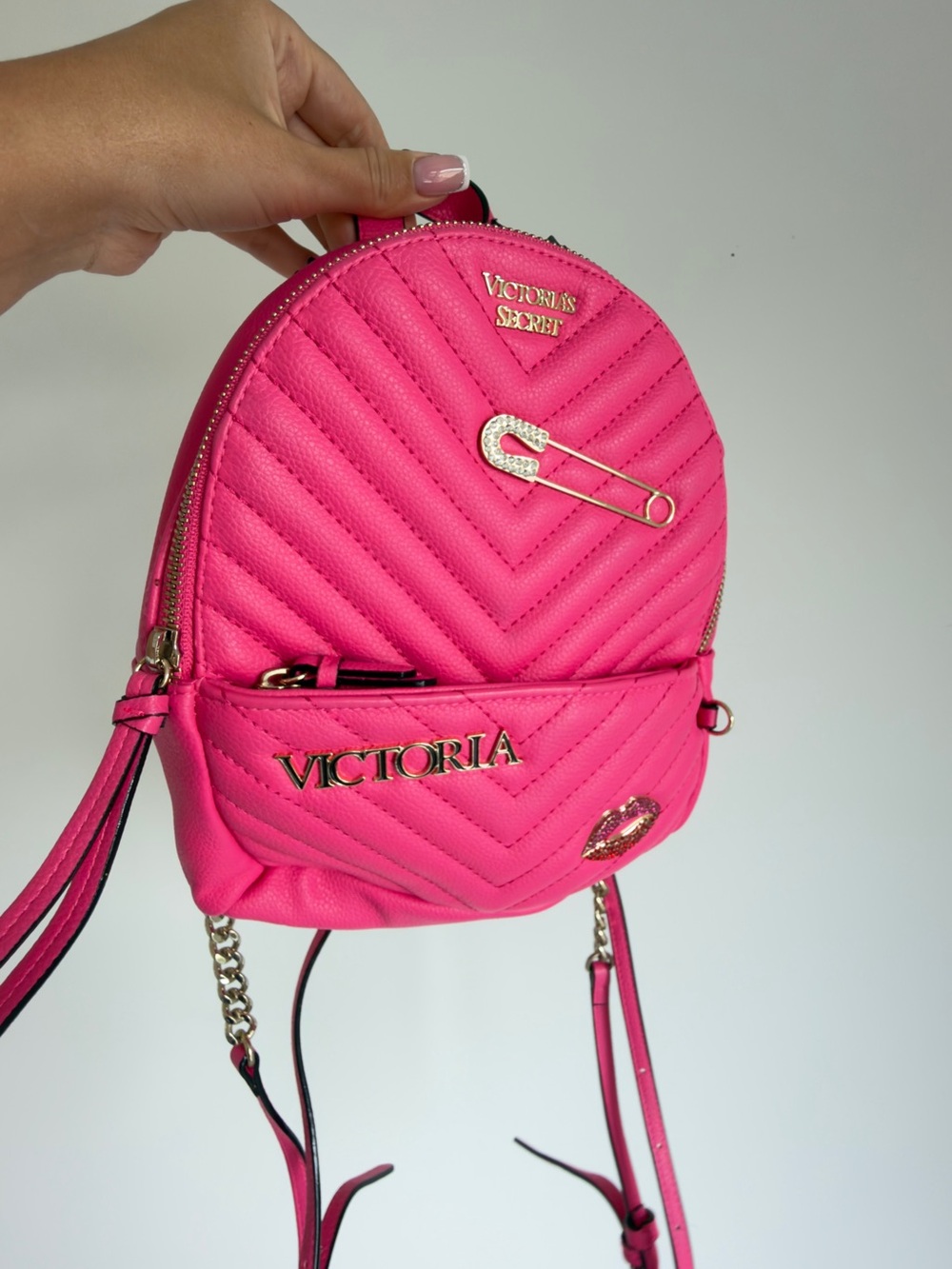 VICTORIA SECRET PINK WITH METAL PATCHES 💕SMALL CITY BACKPACK